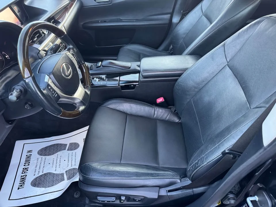 2013 Lexus ES 6th Gen - Image 10 of 19