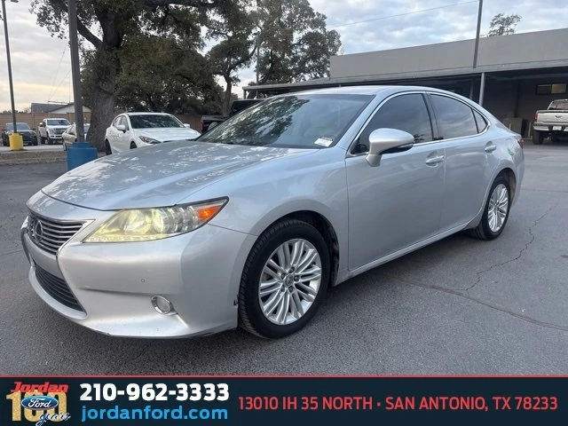 2013 Lexus ES 6th Gen - Image 3 of 20
