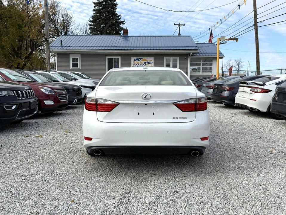 2013 Lexus ES 6th Gen - Image 4 of 15