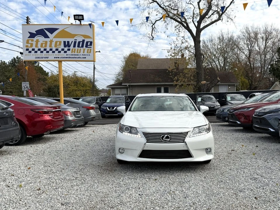 2013 Lexus ES 6th Gen - Image 7 of 15