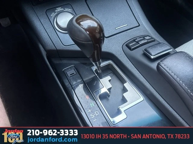 2013 Lexus ES 6th Gen - Image 13 of 20