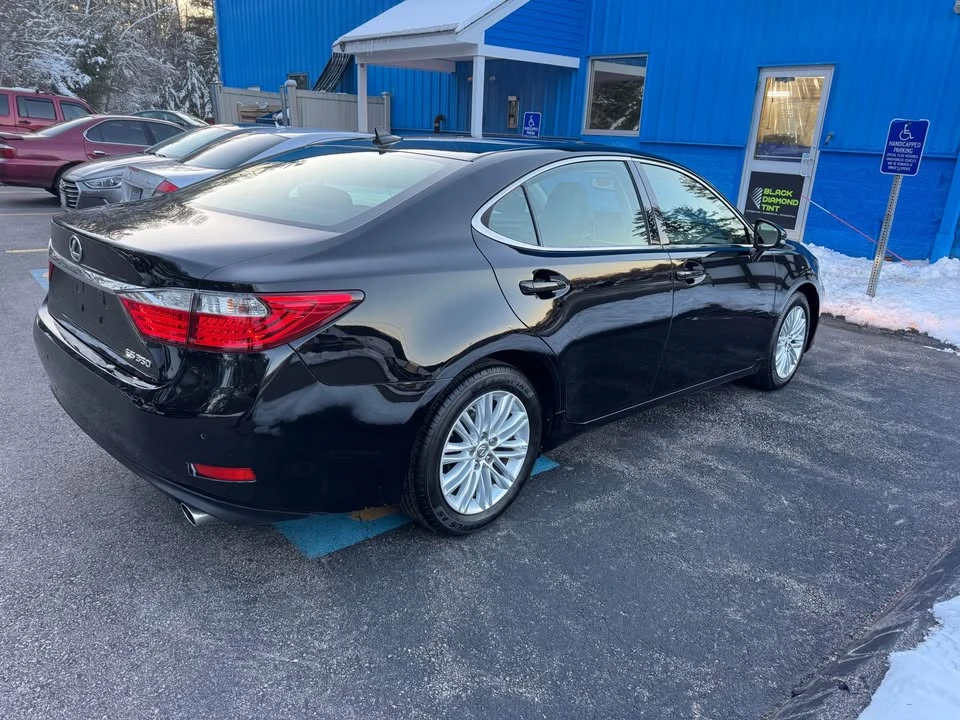 2013 Lexus ES 6th Gen - Image 18 of 19