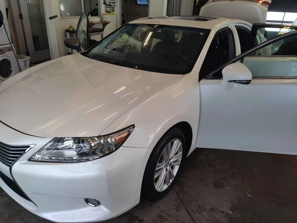 2013 Lexus ES 6th Gen - Image 3 of 13