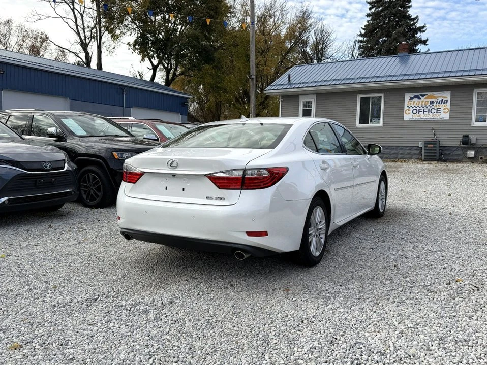 2013 Lexus ES 6th Gen - Image 5 of 15