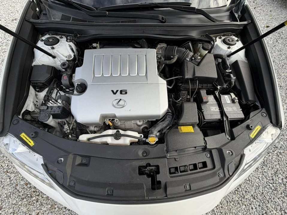 2013 Lexus ES 6th Gen - Image 11 of 15
