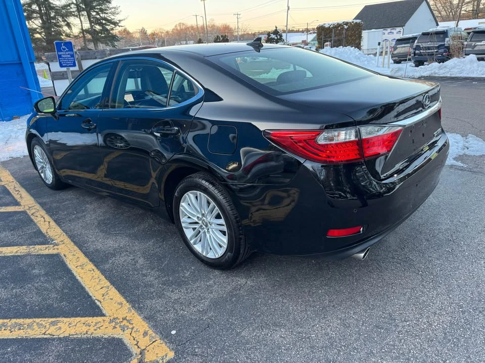 2013 Lexus ES 6th Gen - Image 19 of 19
