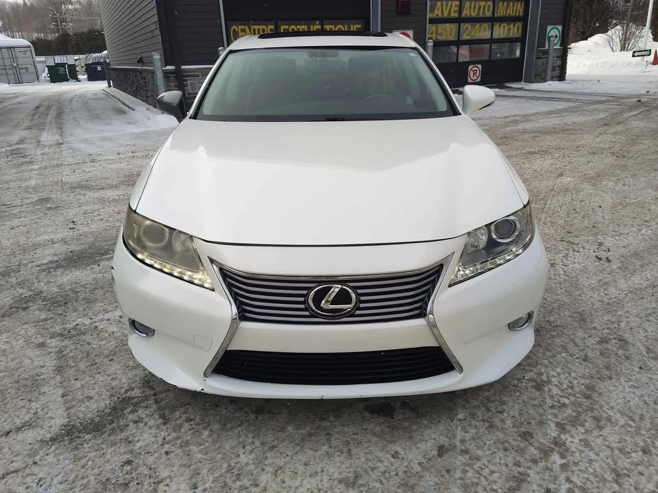 2013 Lexus ES 6th Gen - Image 2 of 13