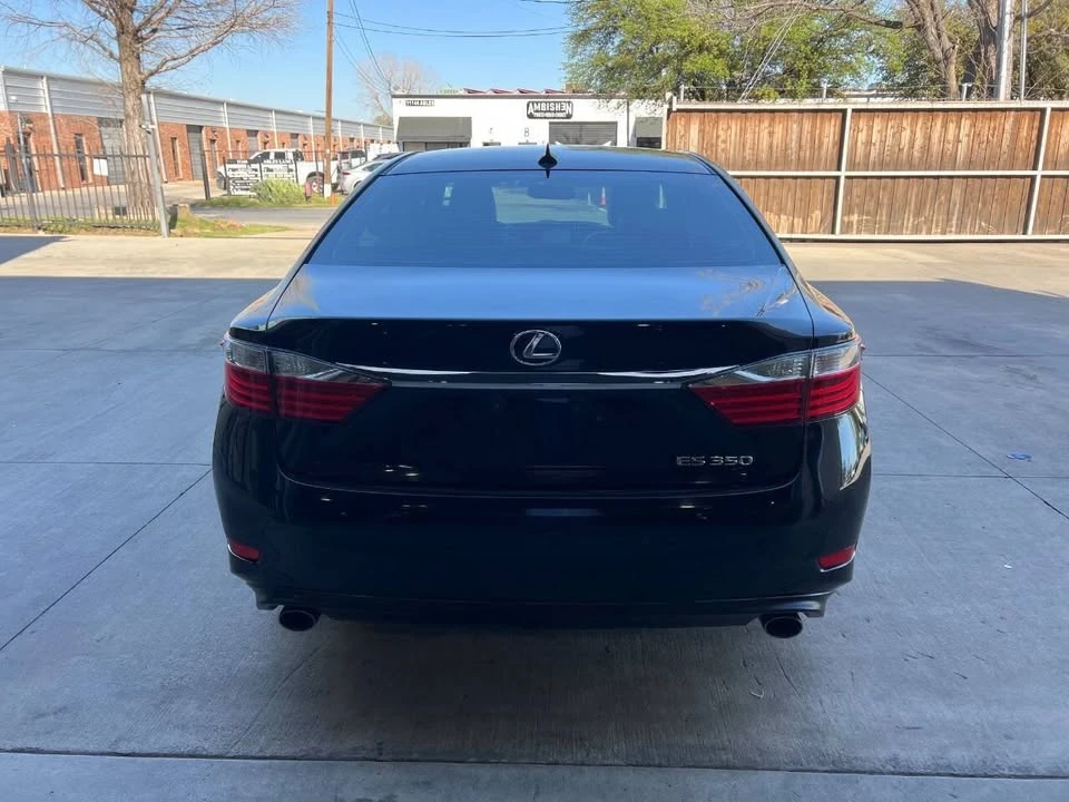 2013 Lexus ES 6th Gen - Image 6 of 15