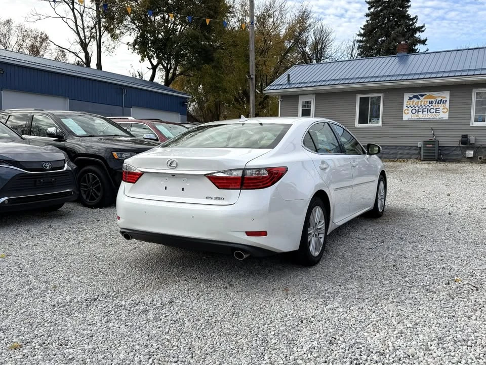 2013 Lexus ES 6th Gen - Image 4 of 19