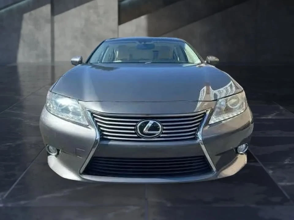 2013 Lexus ES 6th Gen - Image 3 of 20