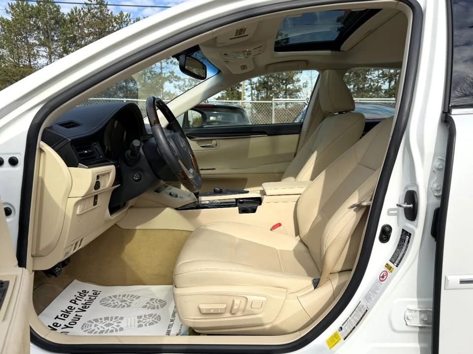 2013 Lexus ES 6th Gen - Image 13 of 19