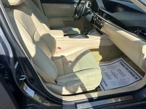 2013 Lexus ES 6th Gen - Image 11 of 20