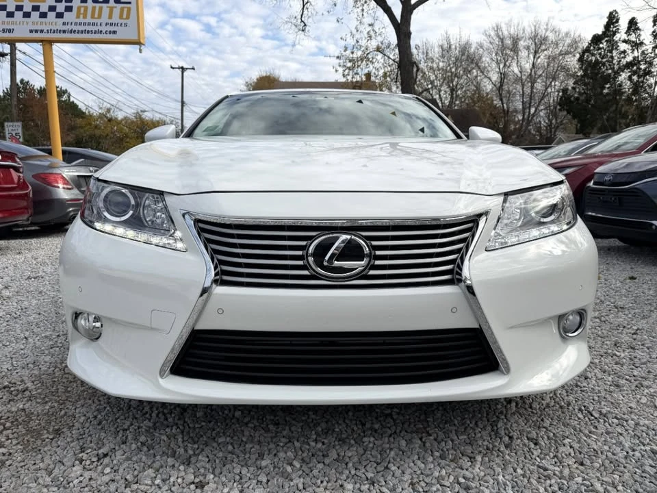 2013 Lexus ES 6th Gen - Image 18 of 19