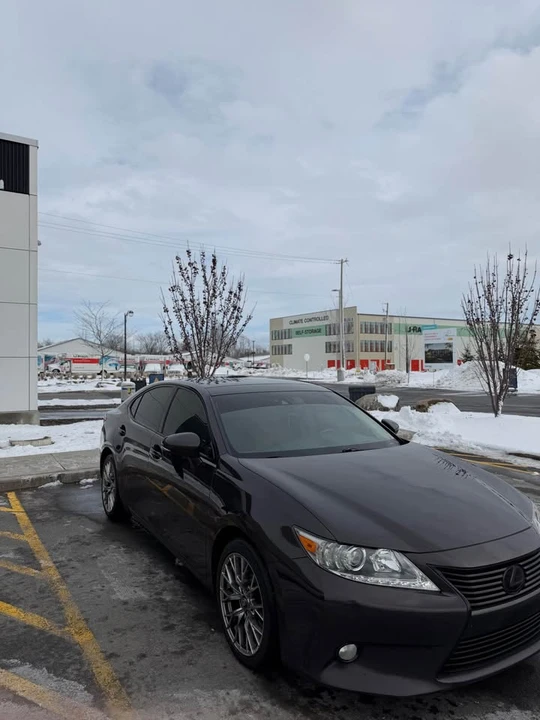 2013 Lexus ES 6th Gen - Image 5 of 12