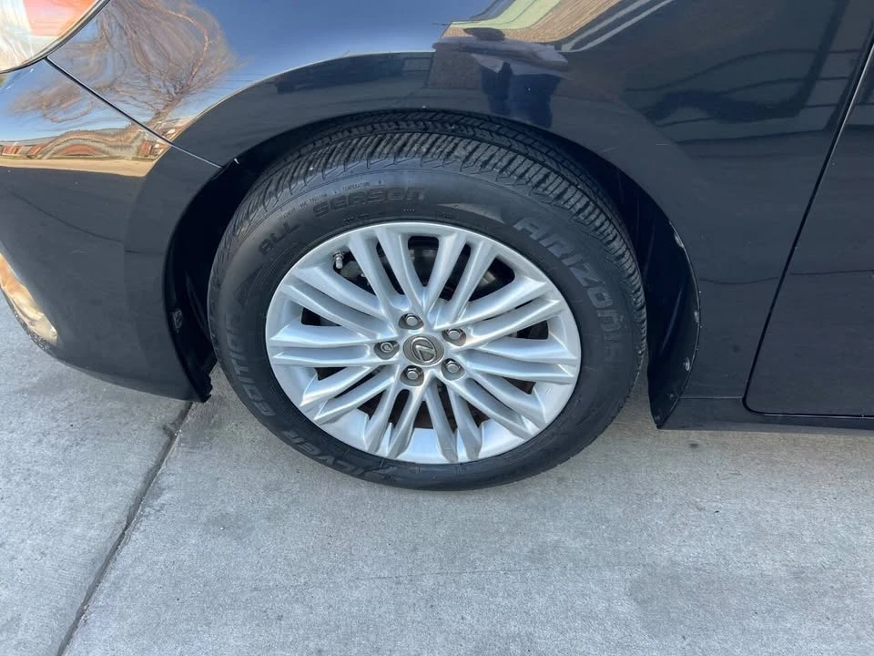 2013 Lexus ES 6th Gen - Image 13 of 15