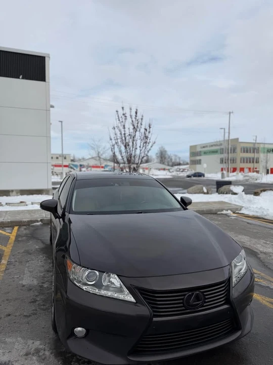 2013 Lexus ES 6th Gen - Image 6 of 12