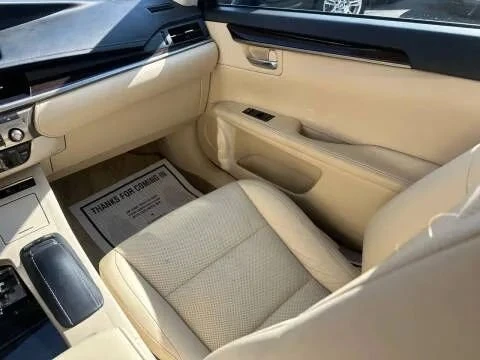 2013 Lexus ES 6th Gen - Image 14 of 20