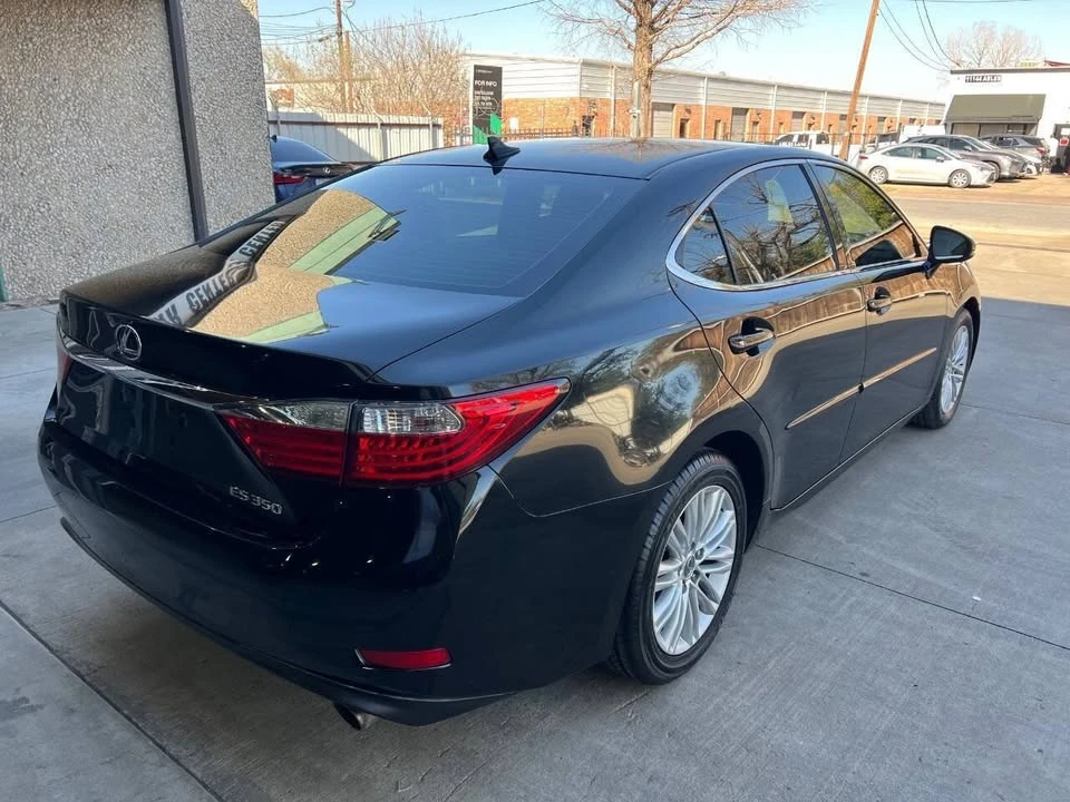 2013 Lexus ES 6th Gen - Image 5 of 15