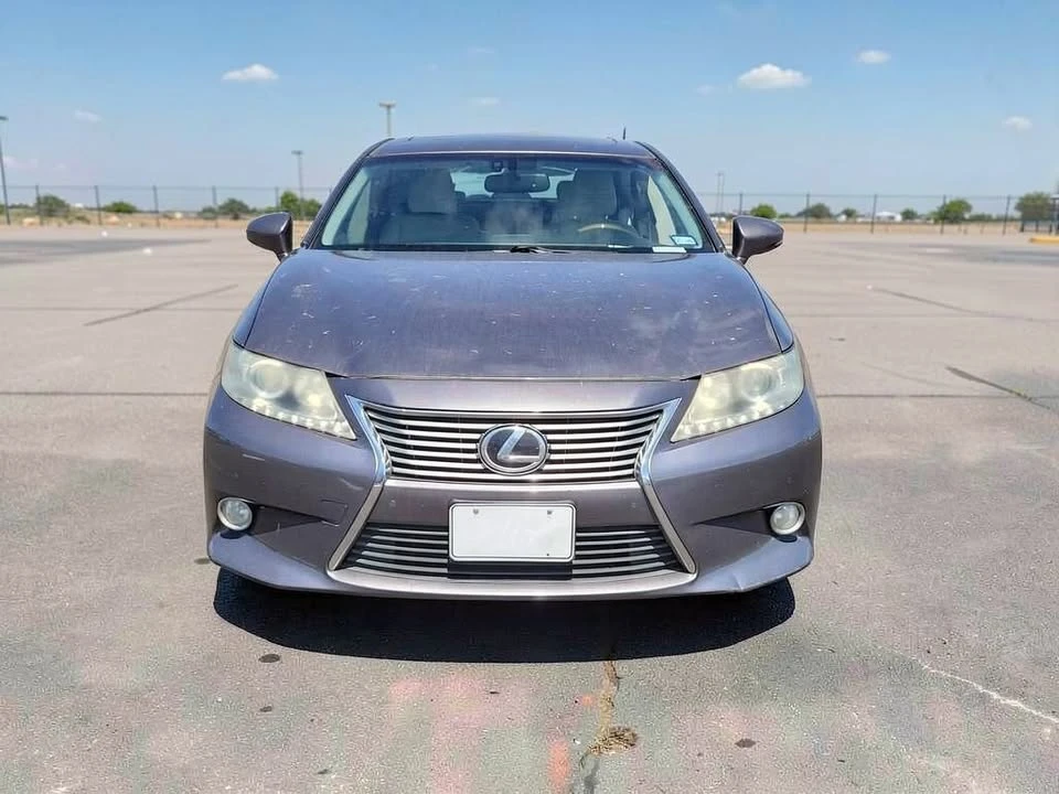 2013 Lexus ES 6th Gen - Image 7 of 17