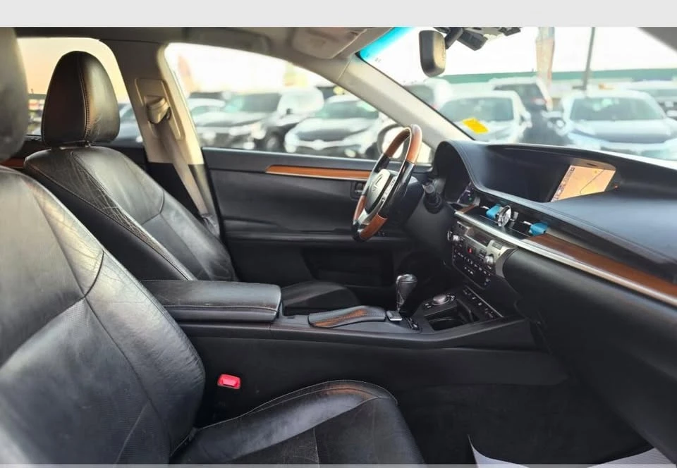 2013 Lexus ES 6th Gen - Image 6 of 14