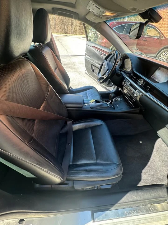 2013 Lexus ES 6th Gen - Image 10 of 20