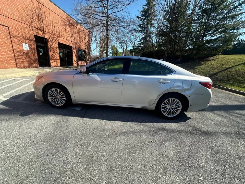 2013 Lexus ES 6th Gen - Image 8 of 20