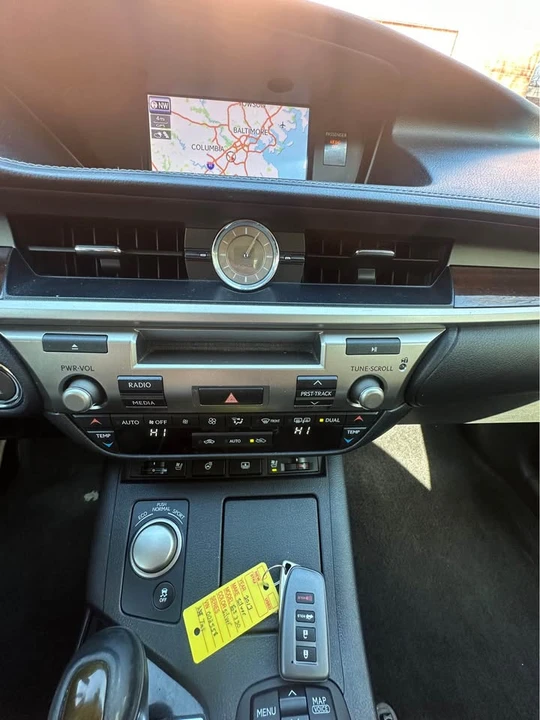 2013 Lexus ES 6th Gen - Image 13 of 20