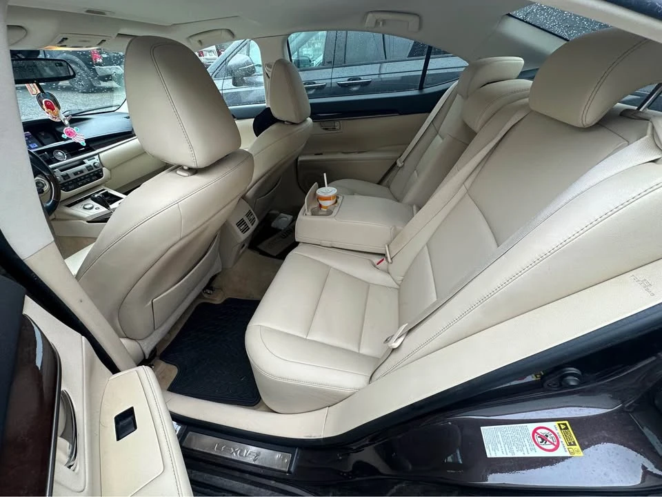 2013 Lexus ES 6th Gen - Image 7 of 12