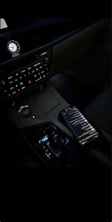 2013 Lexus ES 6th Gen - Image 7 of 11
