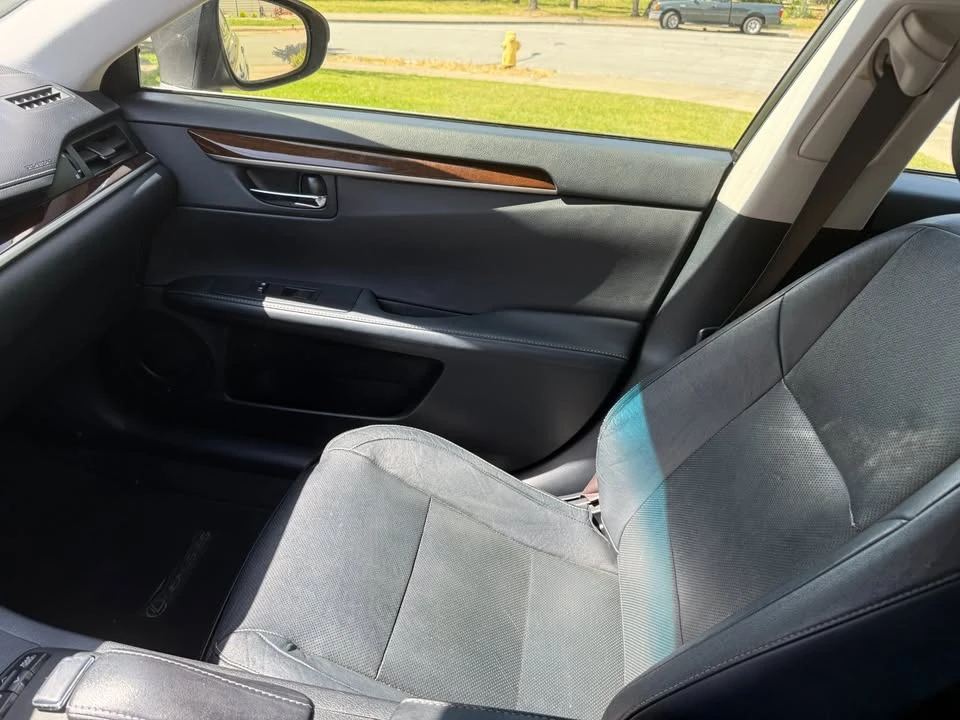 2013 Lexus ES 6th Gen - Image 7 of 14