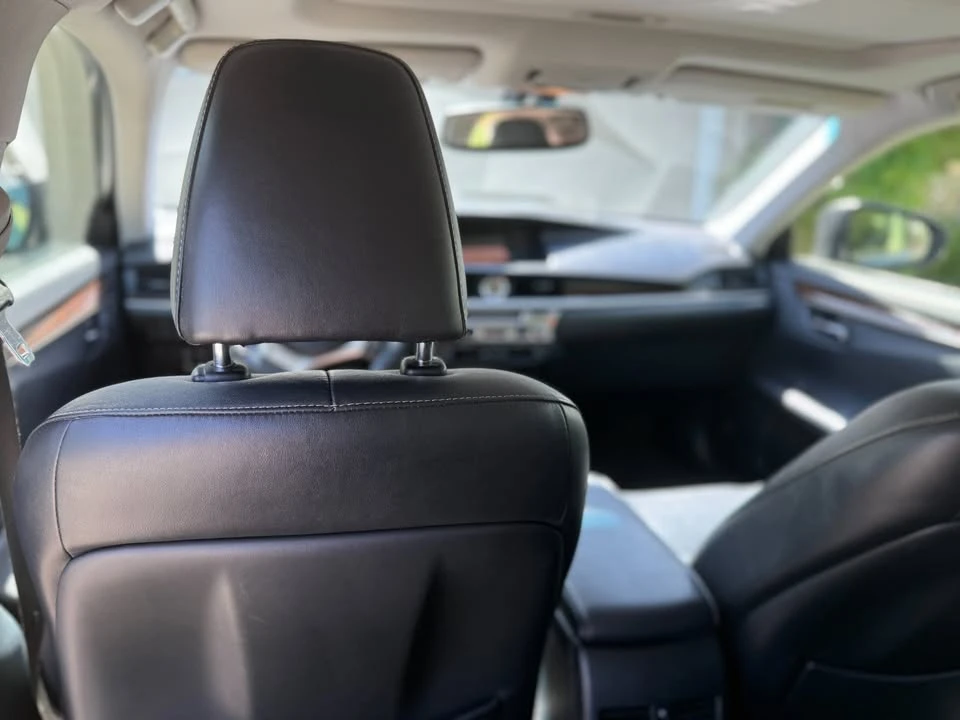 2013 Lexus ES 6th Gen - Image 11 of 14