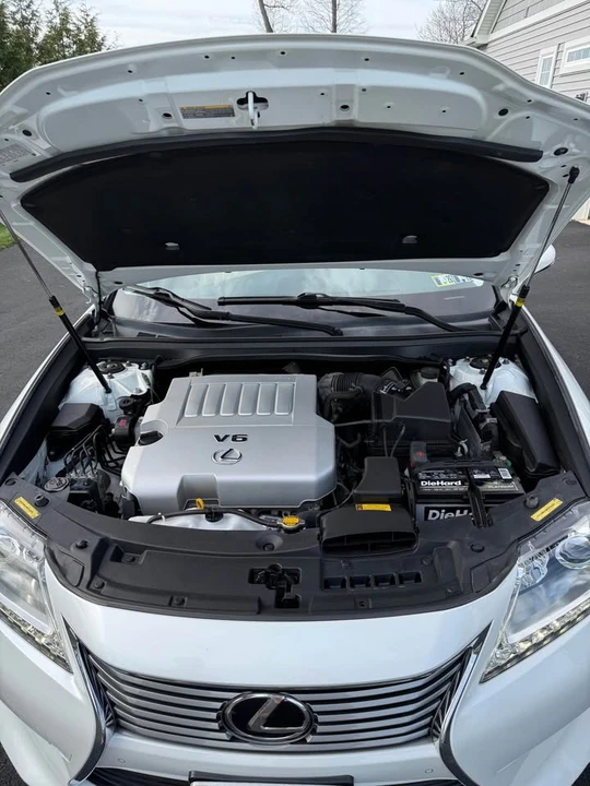 2013 Lexus ES 6th Gen - Image 9 of 20