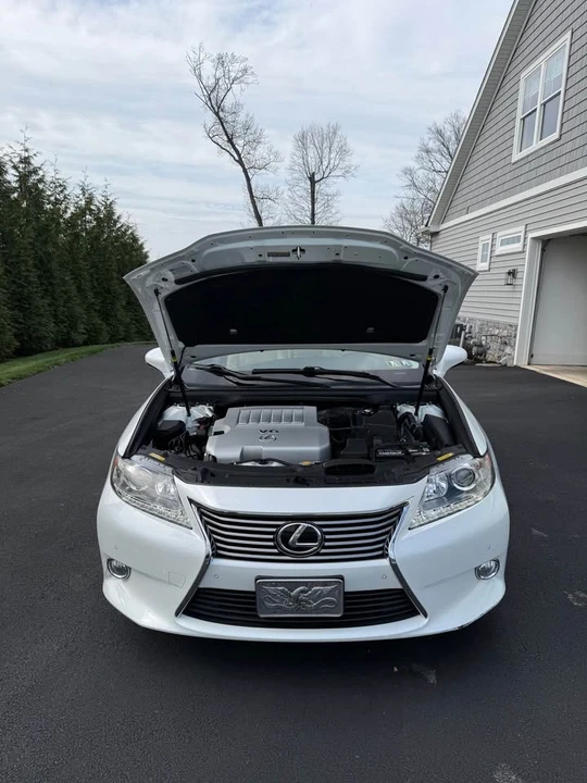 2013 Lexus ES 6th Gen - Image 7 of 20