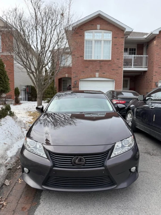 2013 Lexus ES 6th Gen - Image 2 of 15