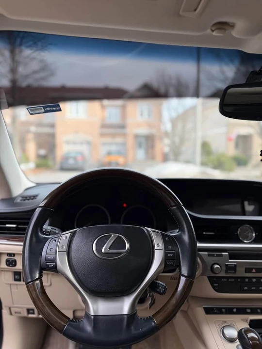 2013 Lexus ES 6th Gen - Image 14 of 15