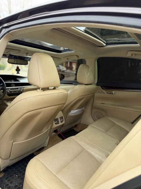 2013 Lexus ES 6th Gen - Image 9 of 15