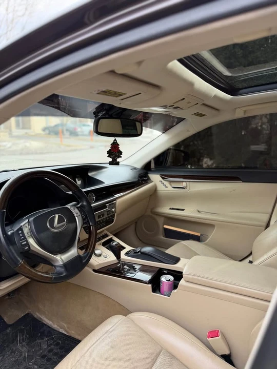 2013 Lexus ES 6th Gen - Image 15 of 15
