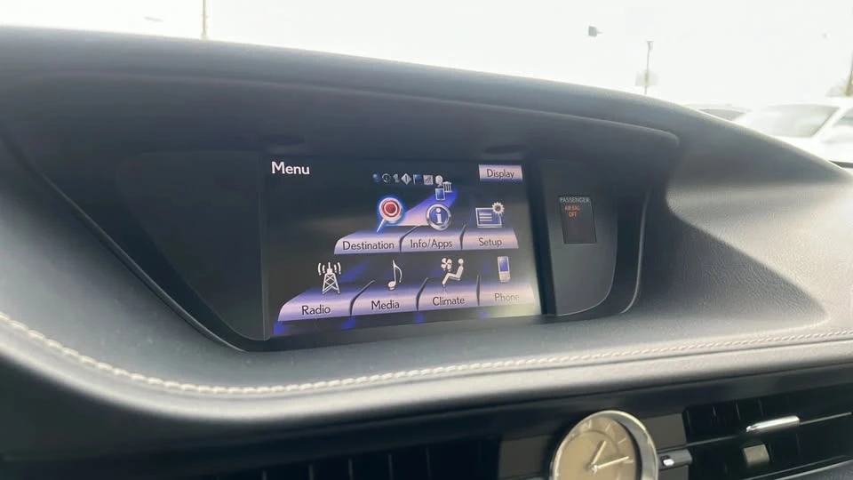 2013 Lexus ES 6th Gen - Image 17 of 20