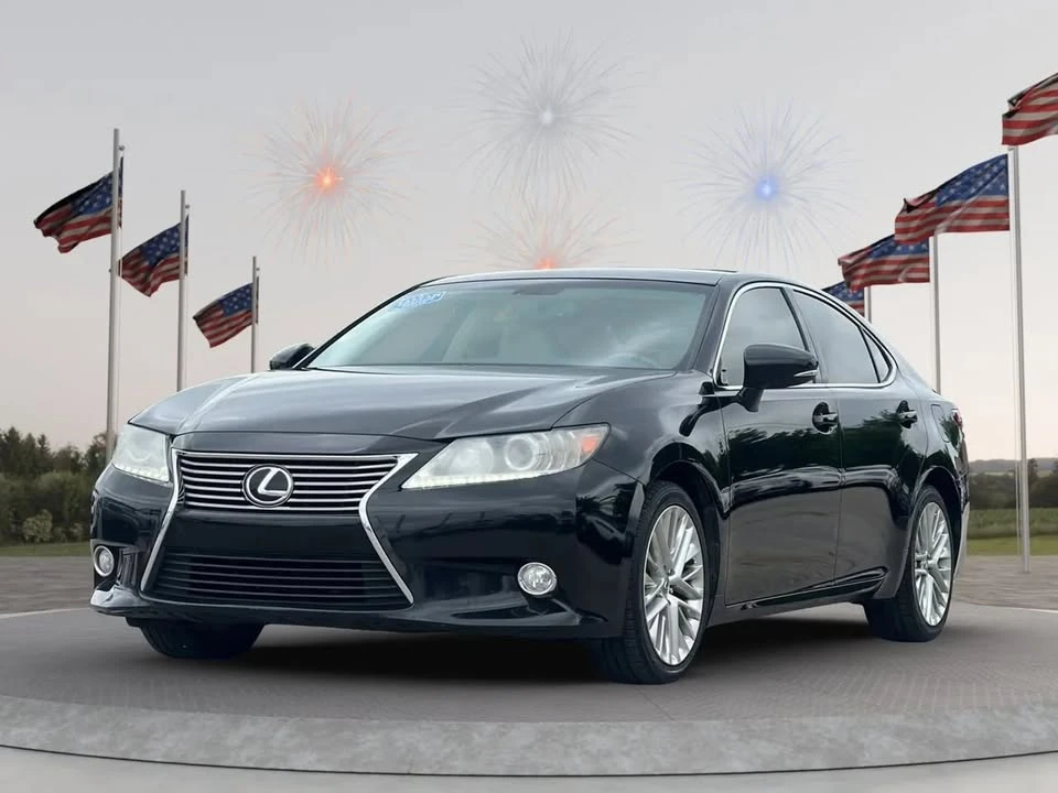 2013 Lexus ES 6th Gen - Image 3 of 20