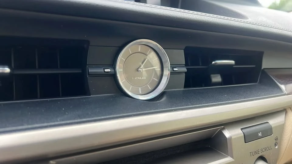 2013 Lexus ES 6th Gen - Image 18 of 20