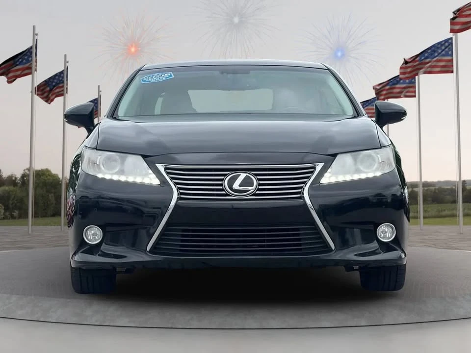 2013 Lexus ES 6th Gen - Image 2 of 20