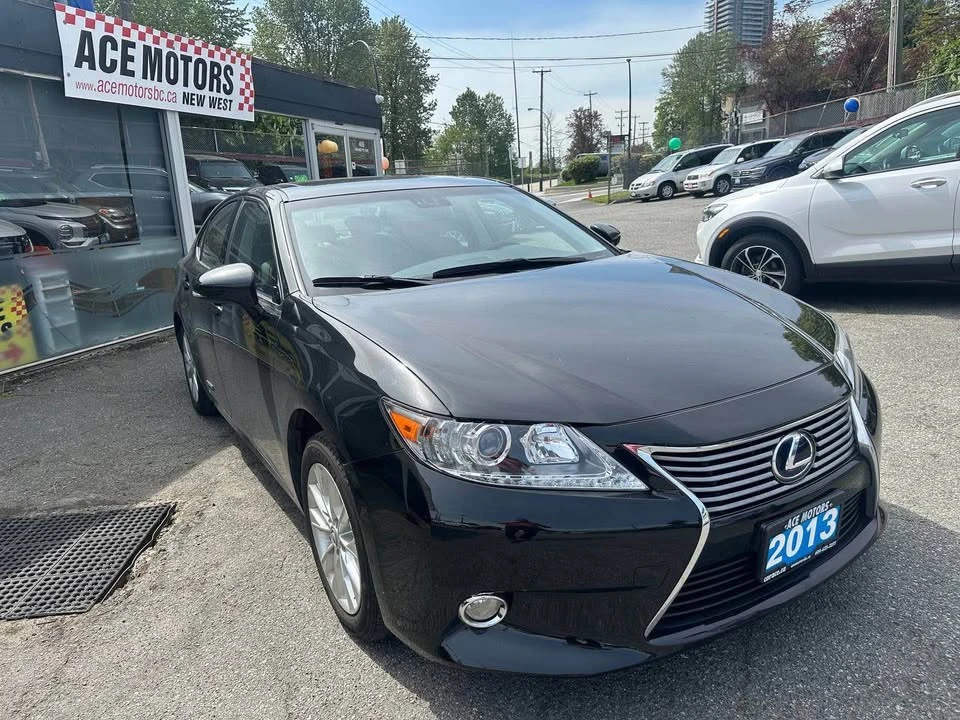 2013 Lexus ES 6th Gen - Image 4 of 15