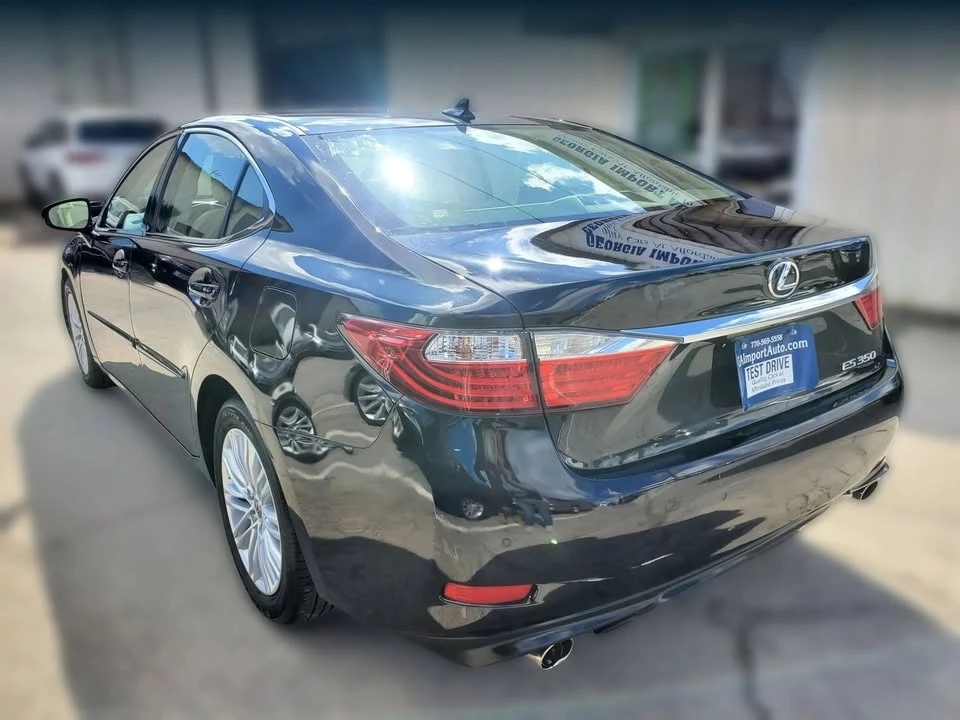 2013 Lexus ES 6th Gen - Image 6 of 10