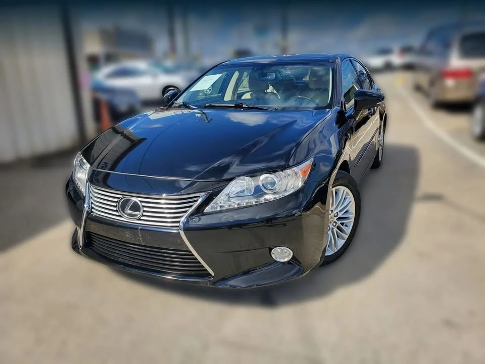 2013 Lexus ES 6th Gen - Image 4 of 10
