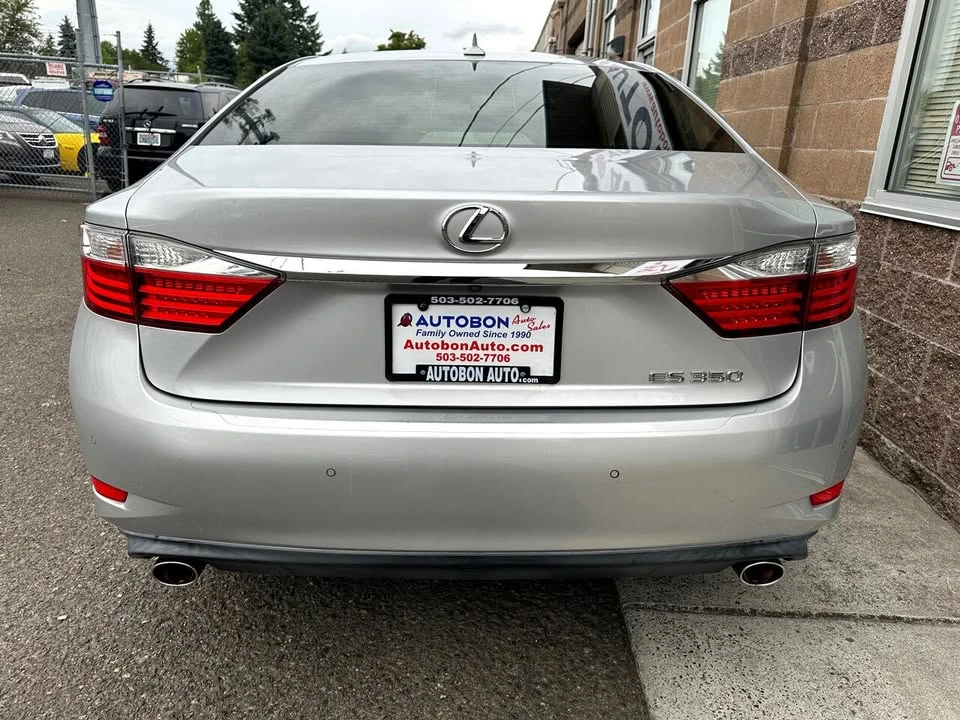 2013 Lexus ES 6th Gen - Image 4 of 18