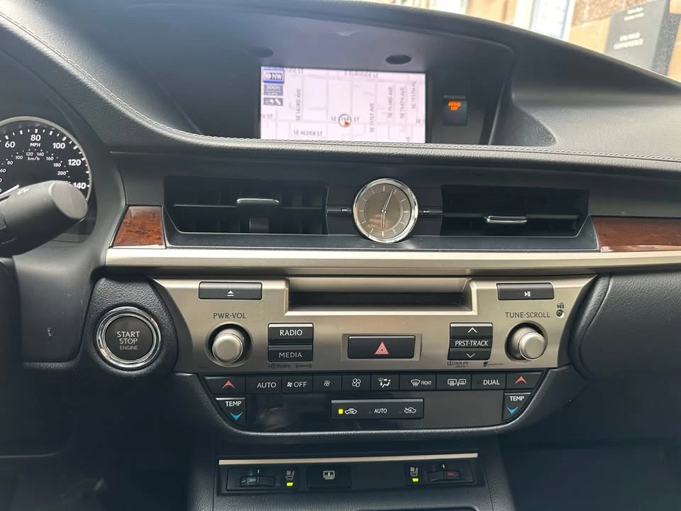 2013 Lexus ES 6th Gen - Image 12 of 18
