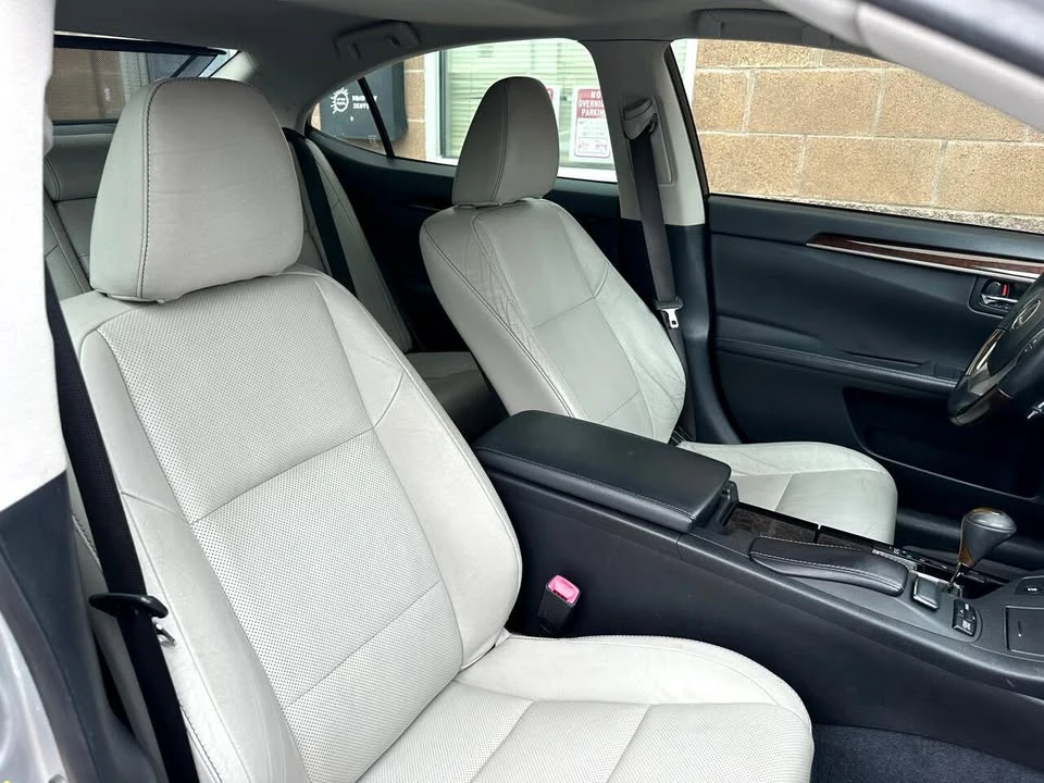 2013 Lexus ES 6th Gen - Image 18 of 18