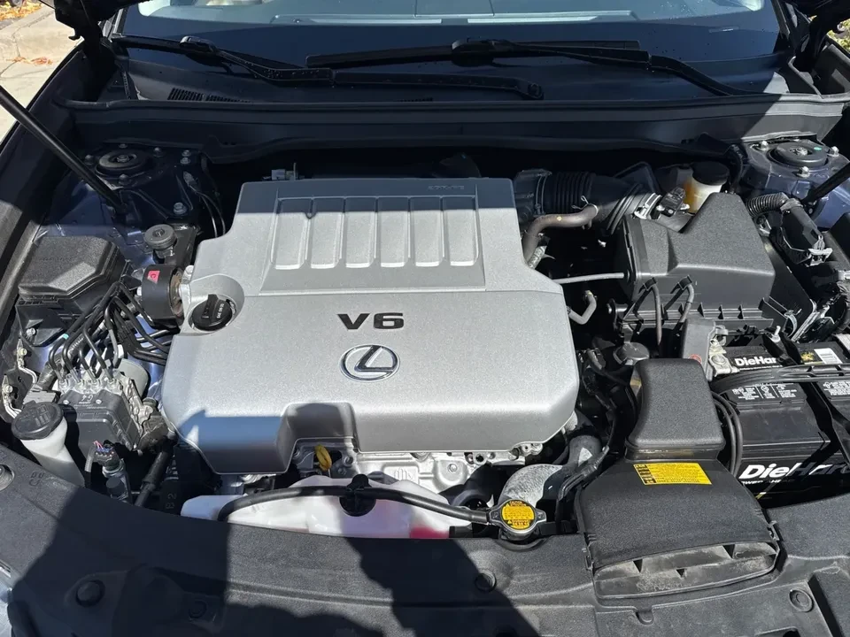 2013 Lexus ES 6th Gen - Image 14 of 15