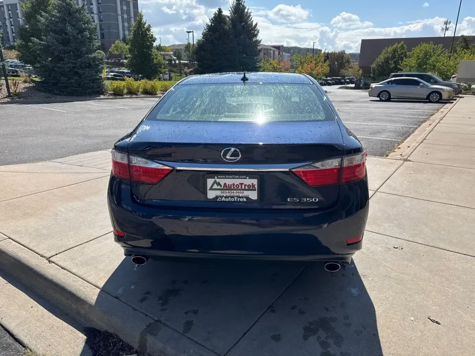 2013 Lexus ES 6th Gen - Image 4 of 15