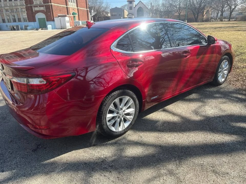 2013 Lexus ES 6th Gen - Image 8 of 20